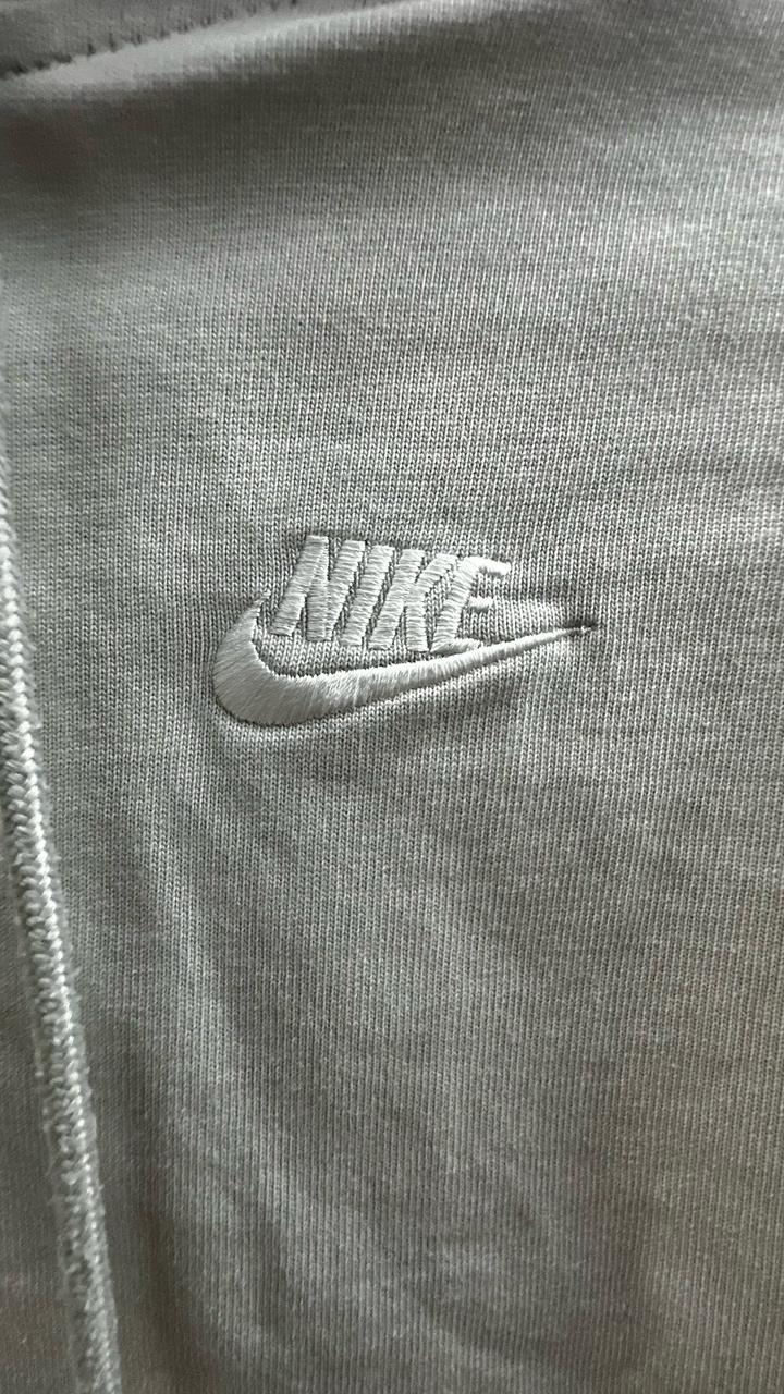 Худи от Nike