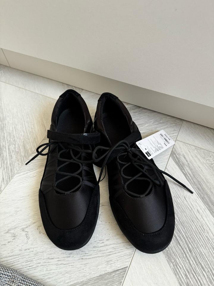 Балетки Uniqlo