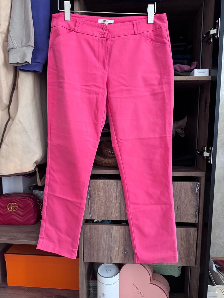 Женские розовые брюки классика