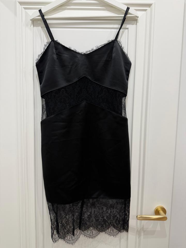 Платье с французским кружевом