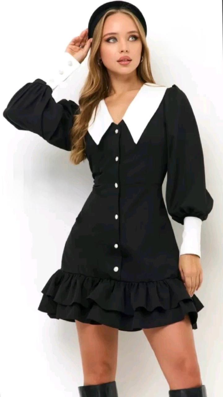 Черное платье с воротником