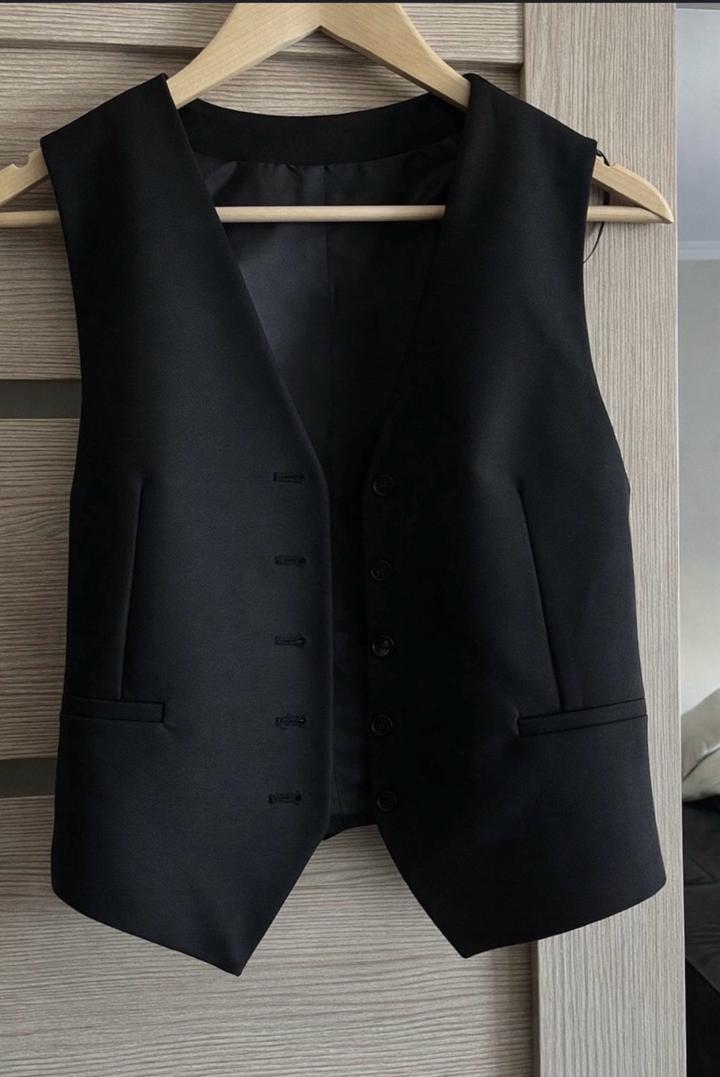 Жилет Zara