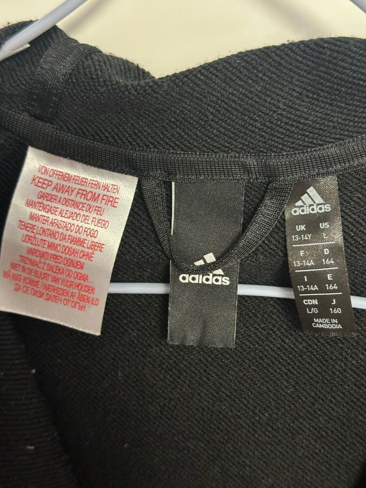 спортивная кофта Adidas на замке