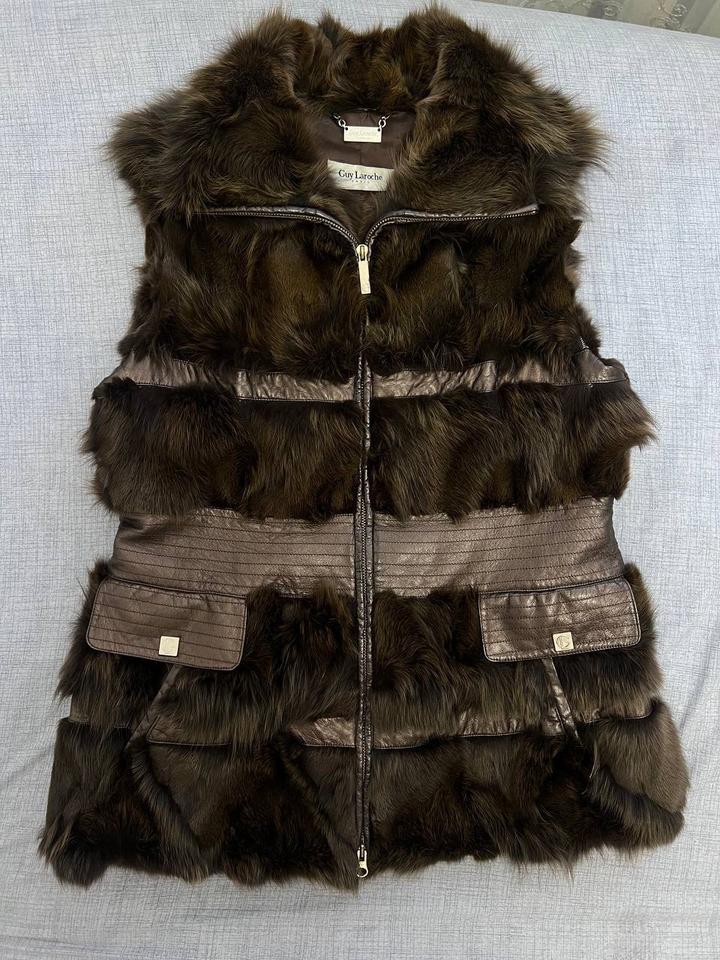 Меховая жилетка