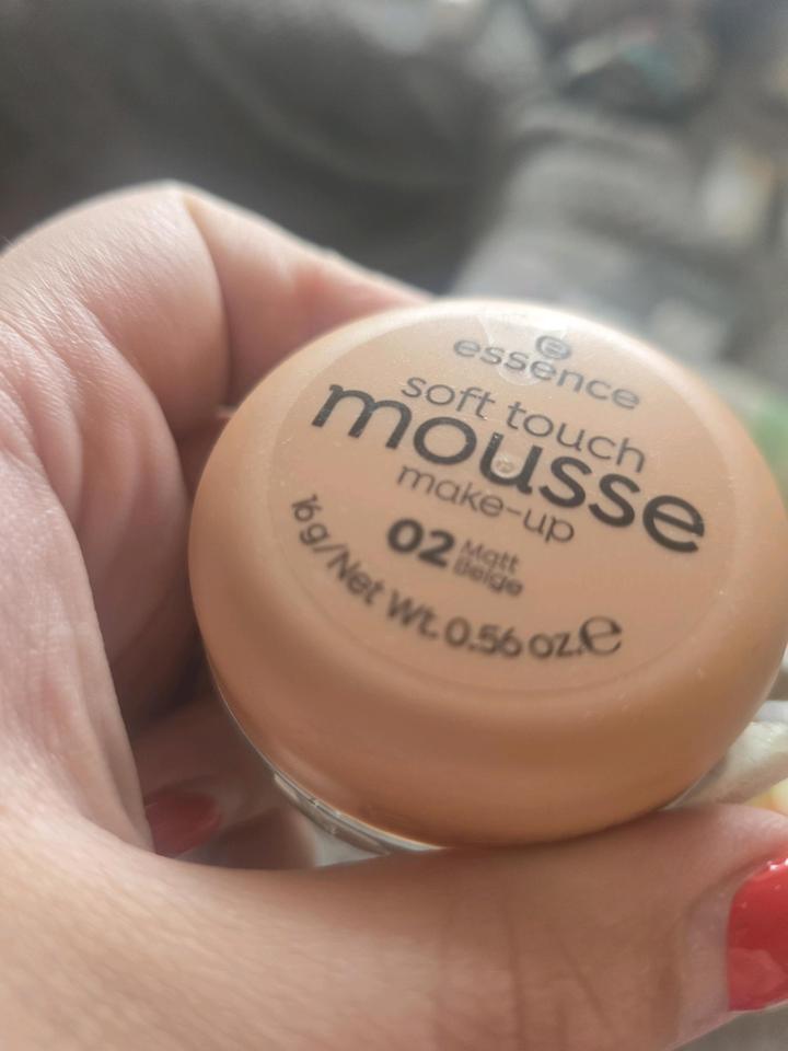 ESSENCE natural matte mousse тональный