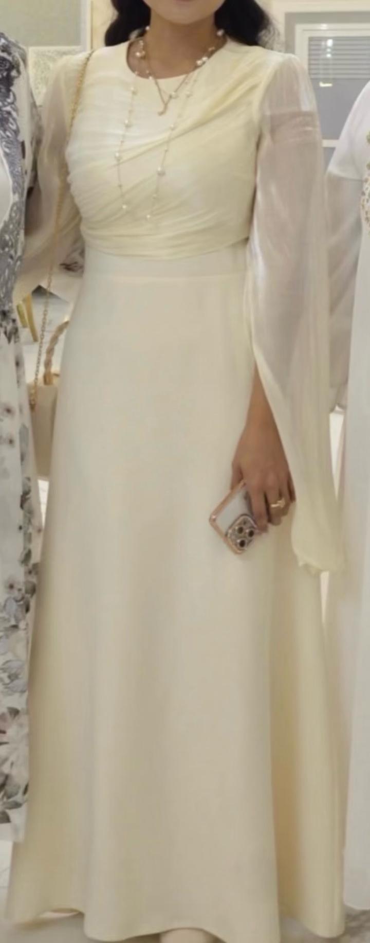 платье светло-бежевый