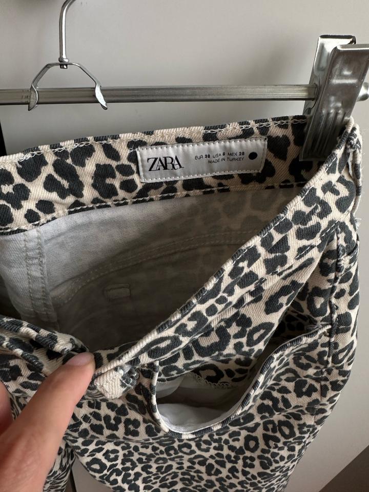 Джинсы Zara