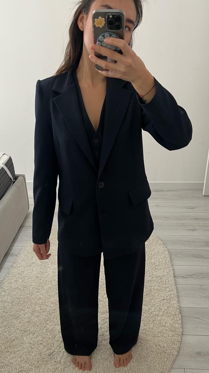 Костюм тройка