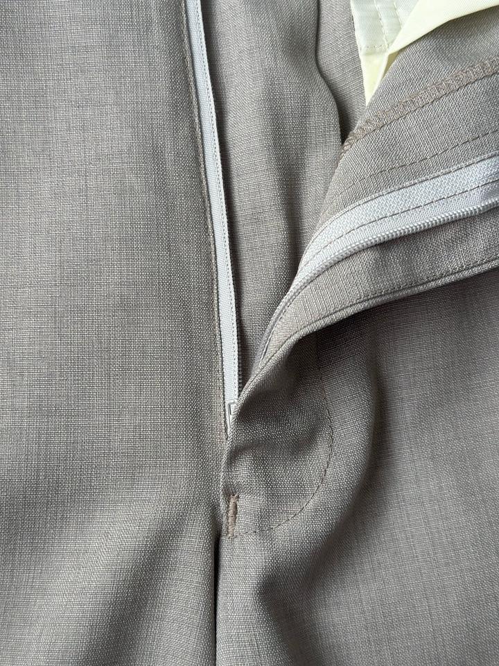 Бежевые классические брюки