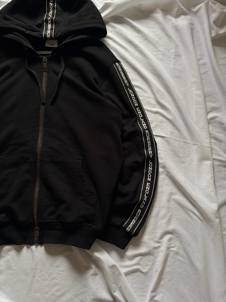 Burberry zip