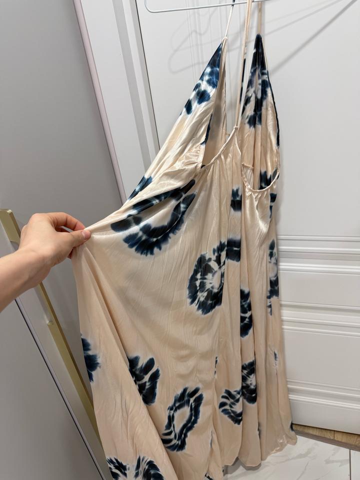 сатиновое платье-сарафан от Zara