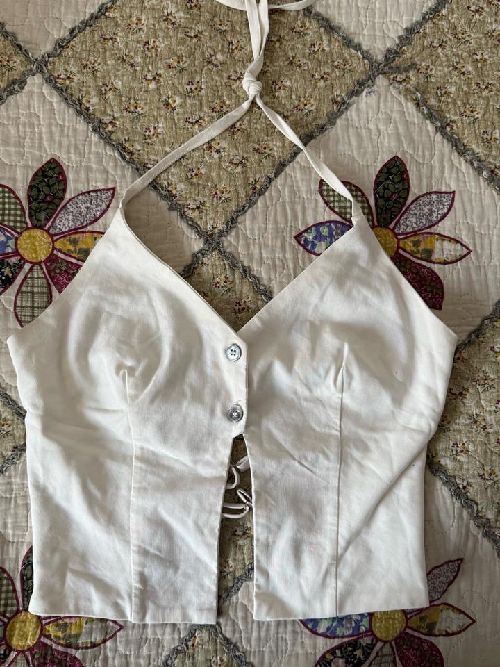 3 Кроп-топа и 1 жилетка