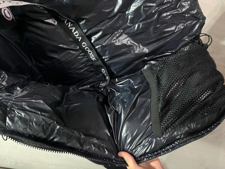Пуховик Canada Goose