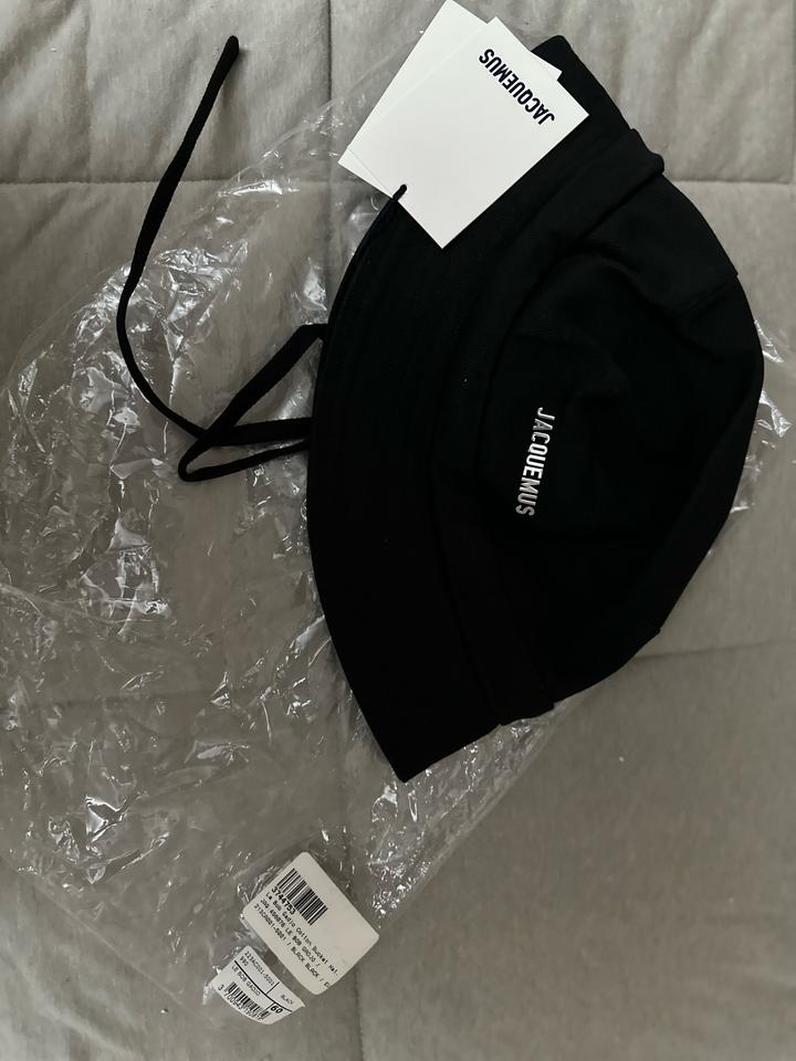 Панама Jacquemus в самом востребованном размере 60