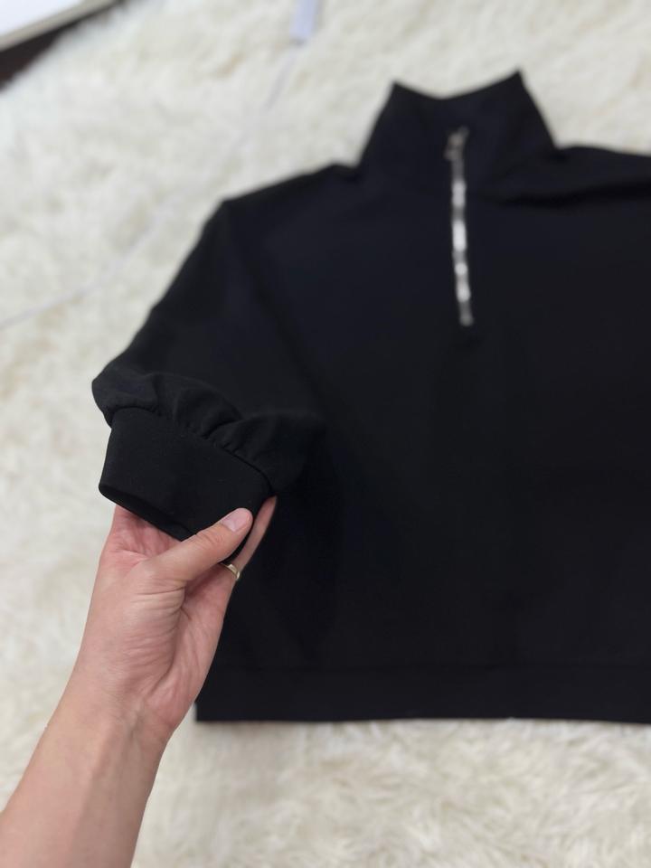 Кофта черная на замке