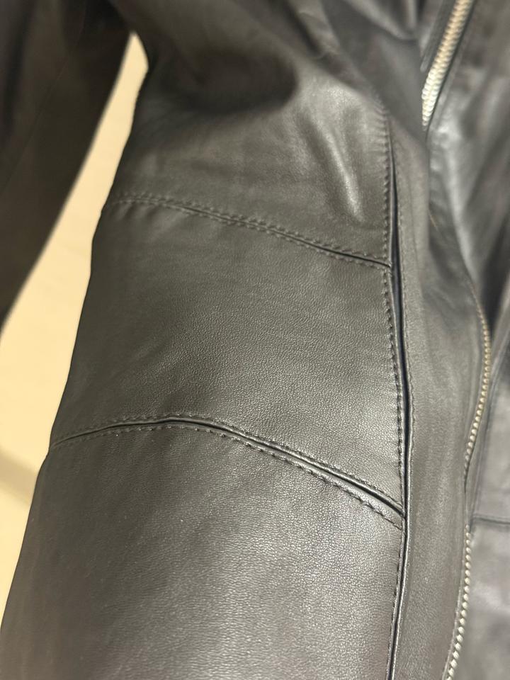 Продается роскошная женская куртка из натуральной кожи