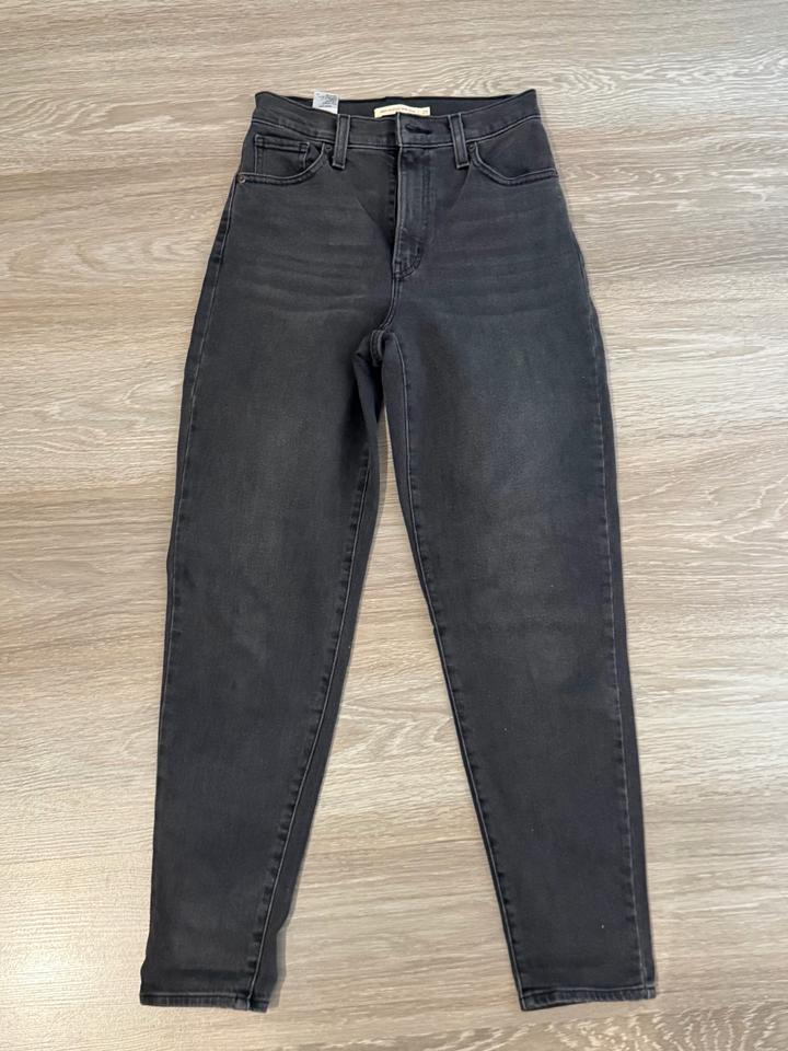 Черные mom jeans Levi’s