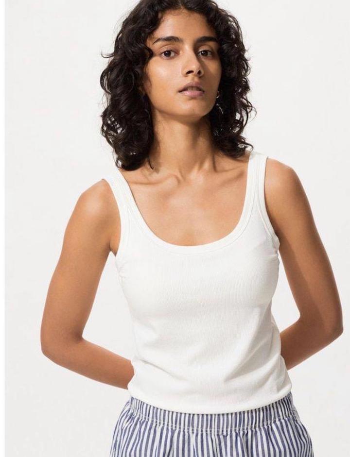 Майка от Uniqlo