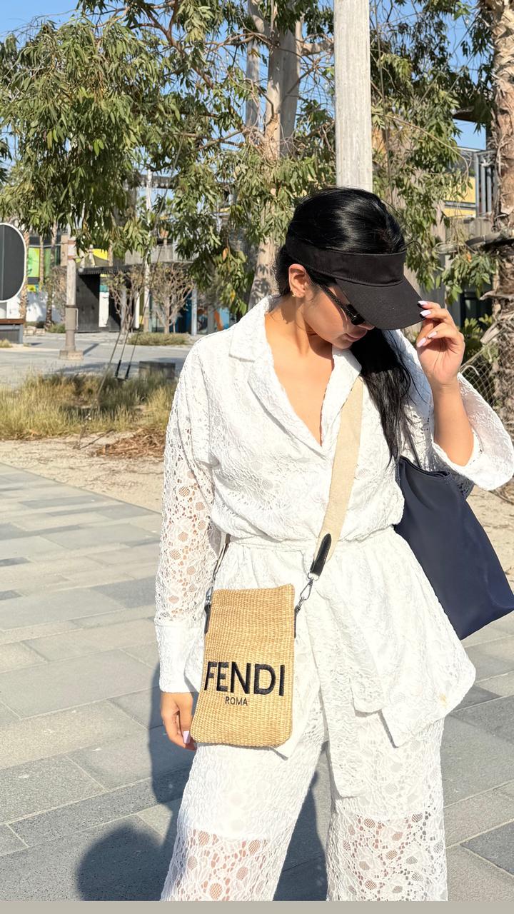 Кружевная двойка ручной работы