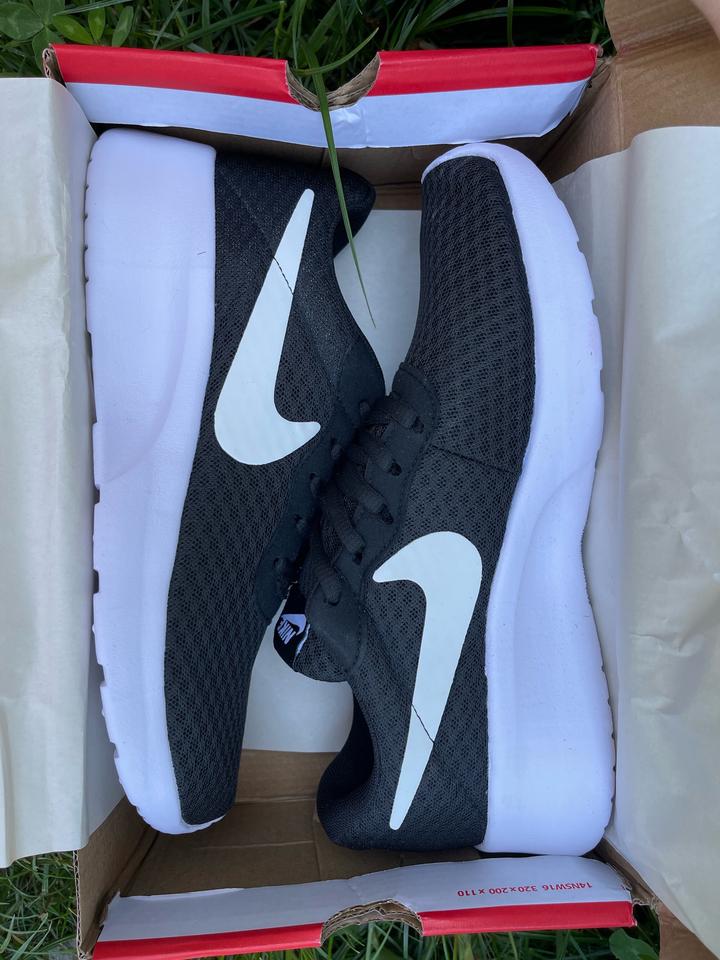 Кроссовки Nike Tanjun