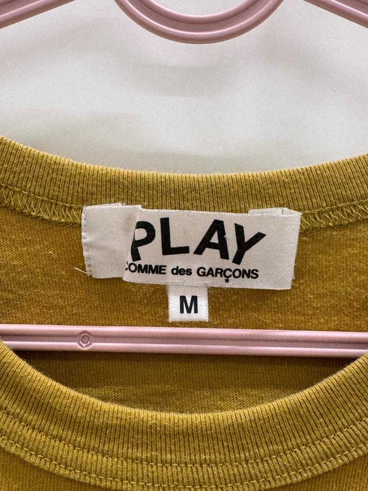 Футболка Comme des Garçons PLAY с красным сердцем