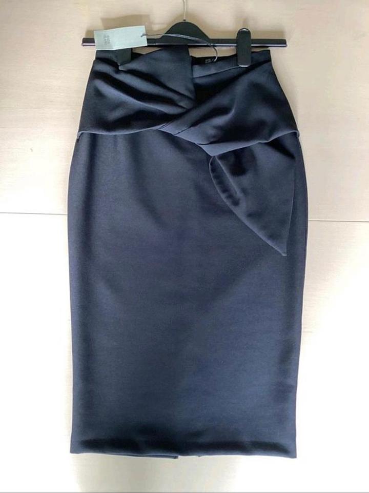 Новая юбка размер между 44 и 46 талия 67-69 см чёрная офисная карандаш футляр