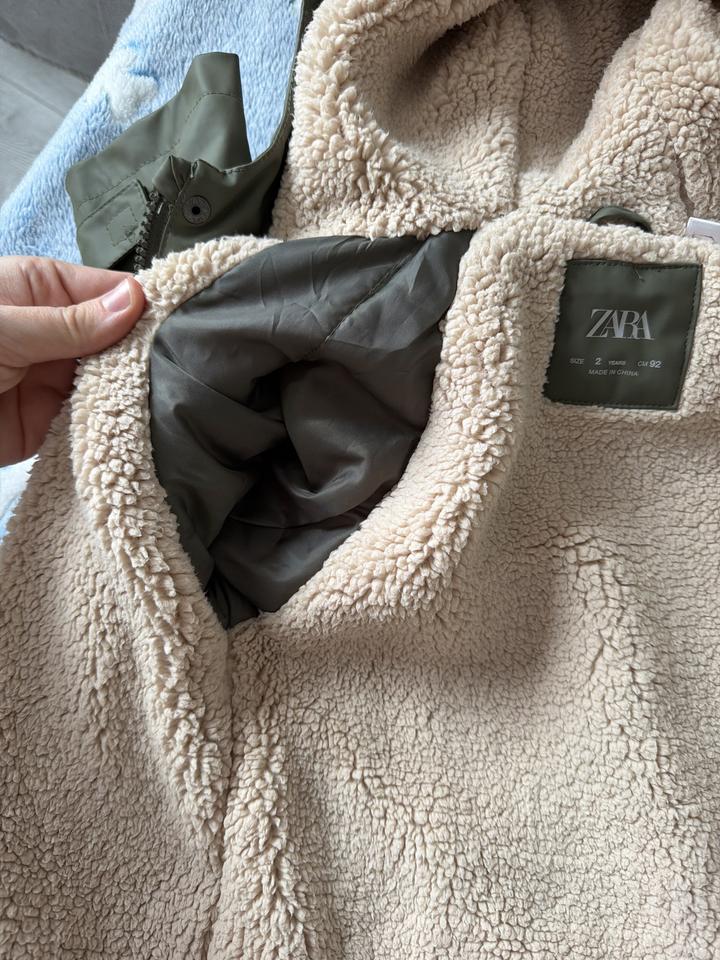 Резиновый детский костюм унисекс Zara