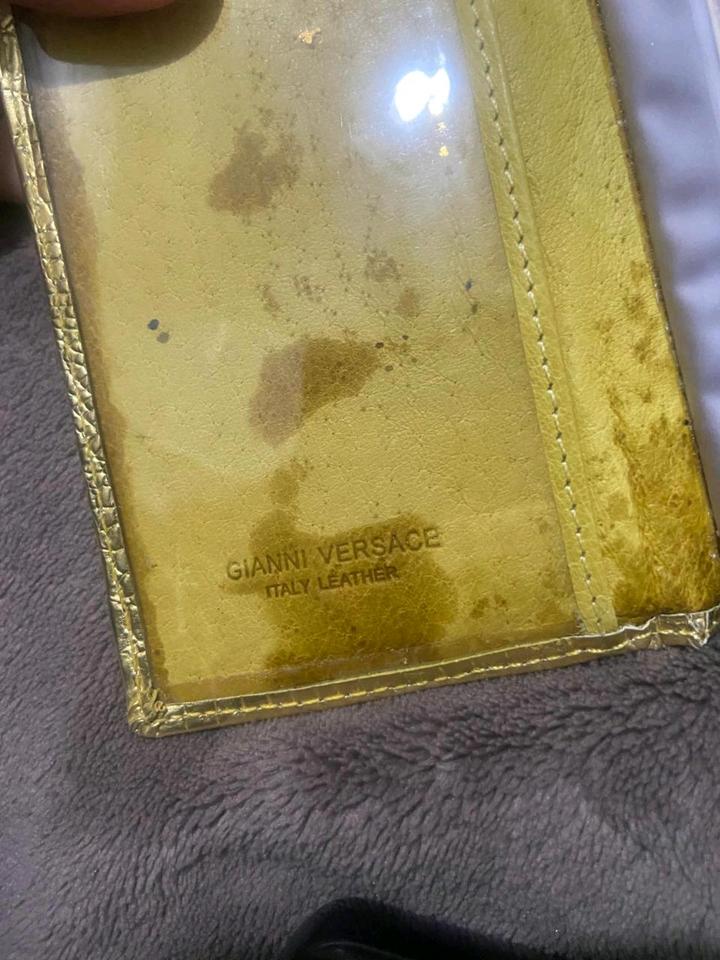 Золотистый картхолдер Versace