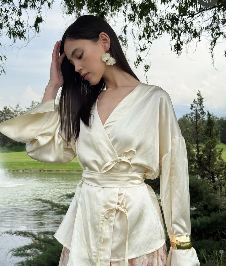 Блузка кимоно бренда Naya