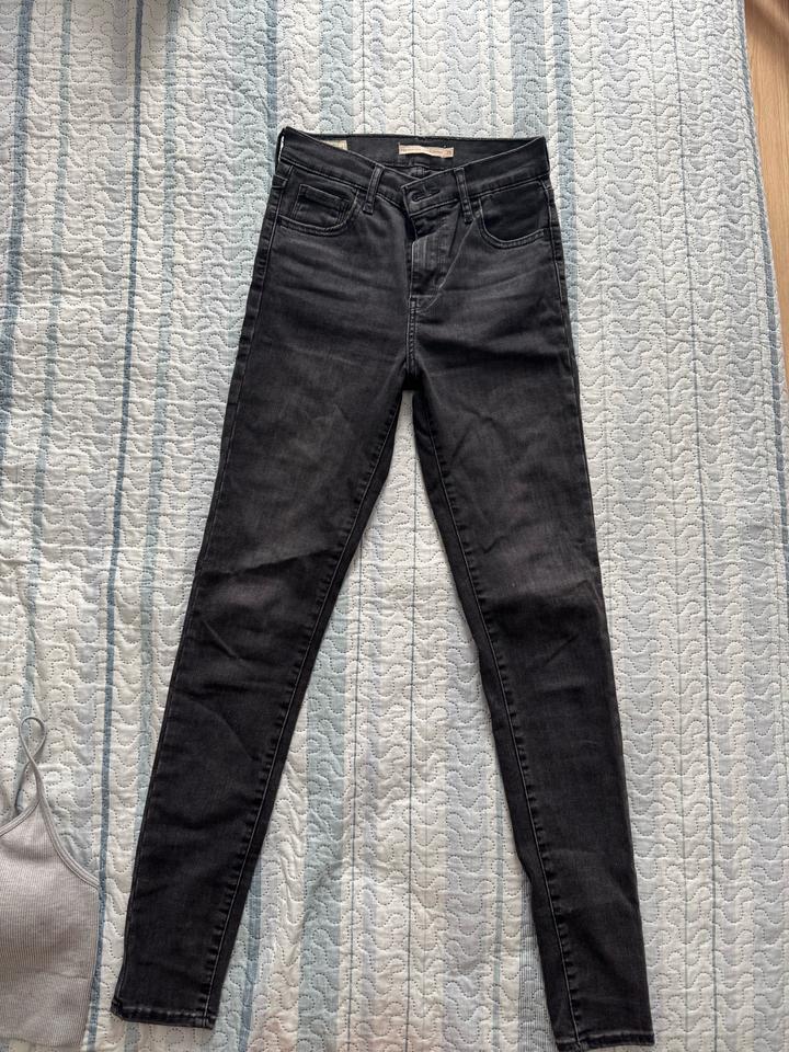 Джинсы levi’s