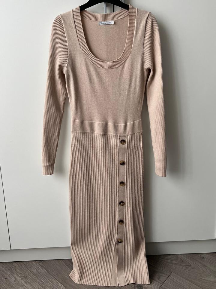 Бежевое платье Zarina