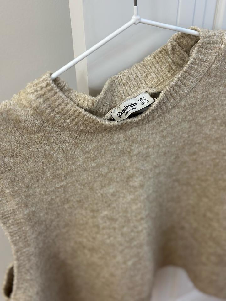 Вязаный жилет Stradivarius бежевый