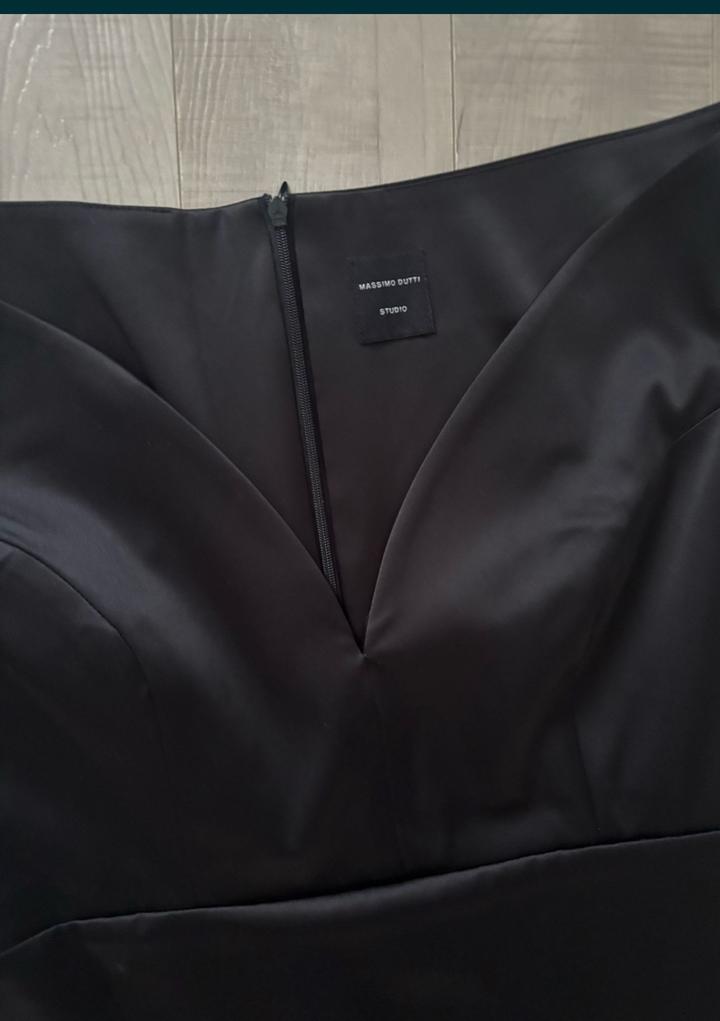Продам платье massimo dutti