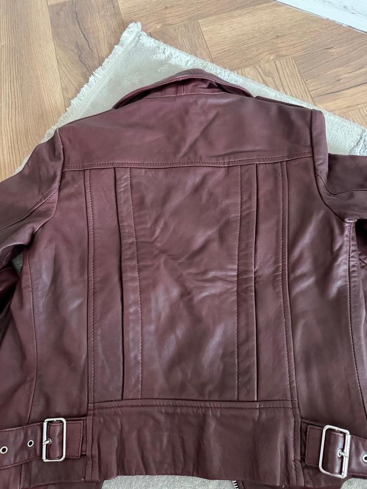 Кожаная куртка Mango