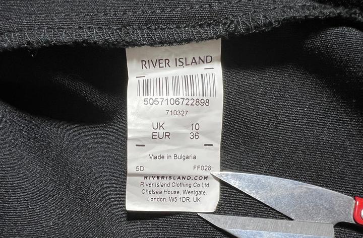 Новая юбка размер между 44 и 46 талия 67-69 см чёрная офисная карандаш футляр