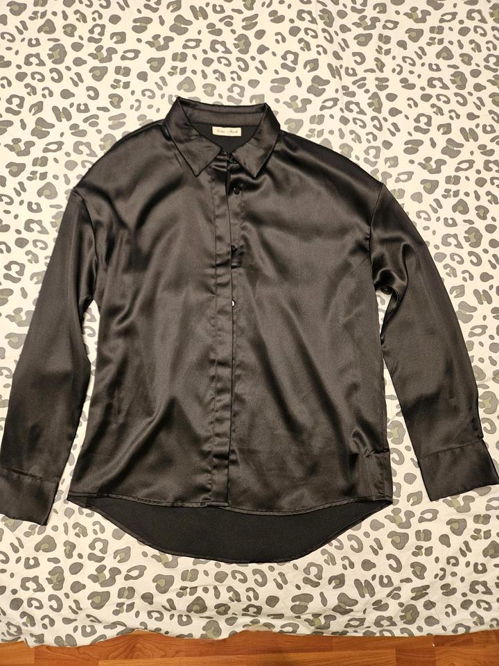 Чёрная рубашка