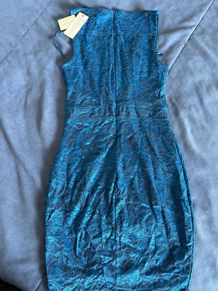 Платье от Guess