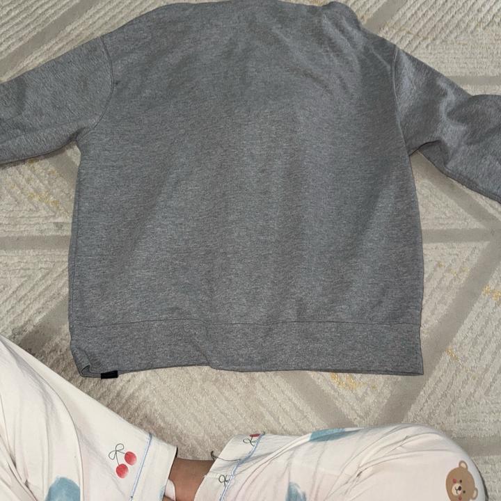 серая зипка Pull&Bear