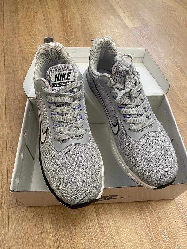 Кроссовки Nike
