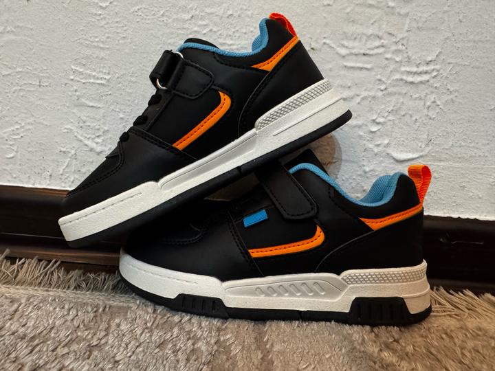 Кроссовки на липучке