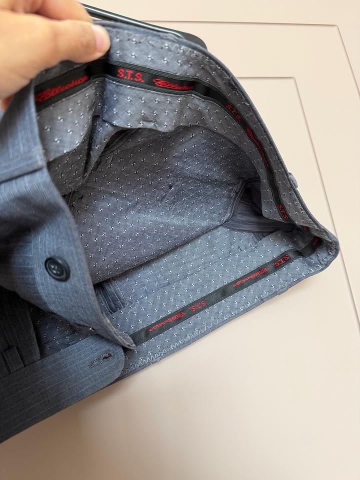 Костюм мужской тройка