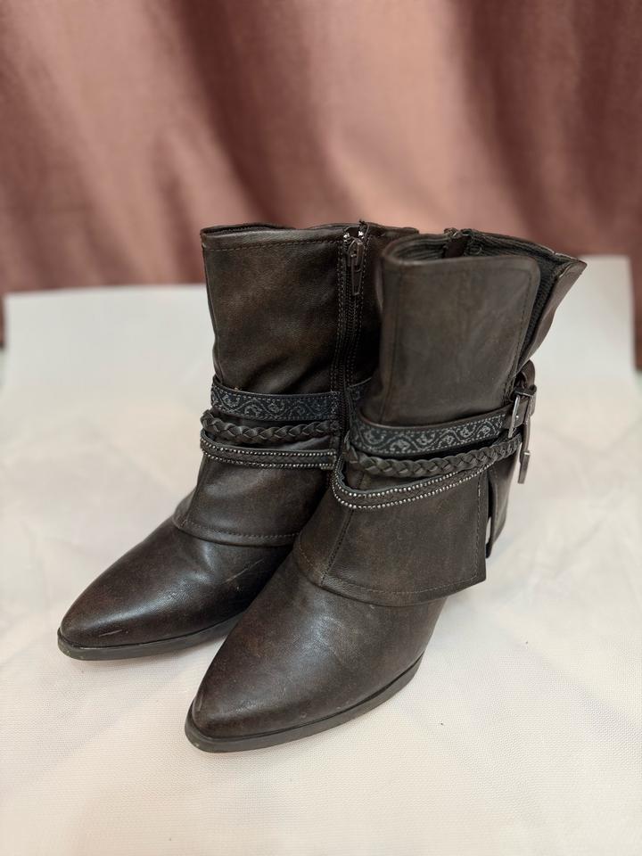 ОБУВЬ ЖЕНСКИЕ КАЗАКИ