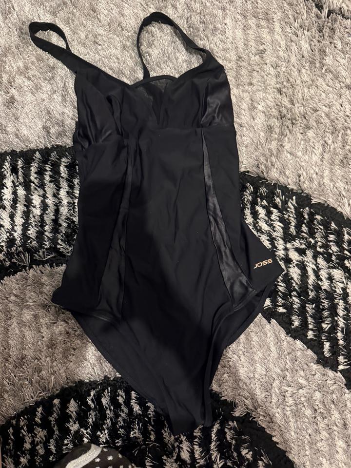 Спортивный купальник