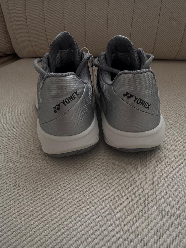 Кроссовки Yonex