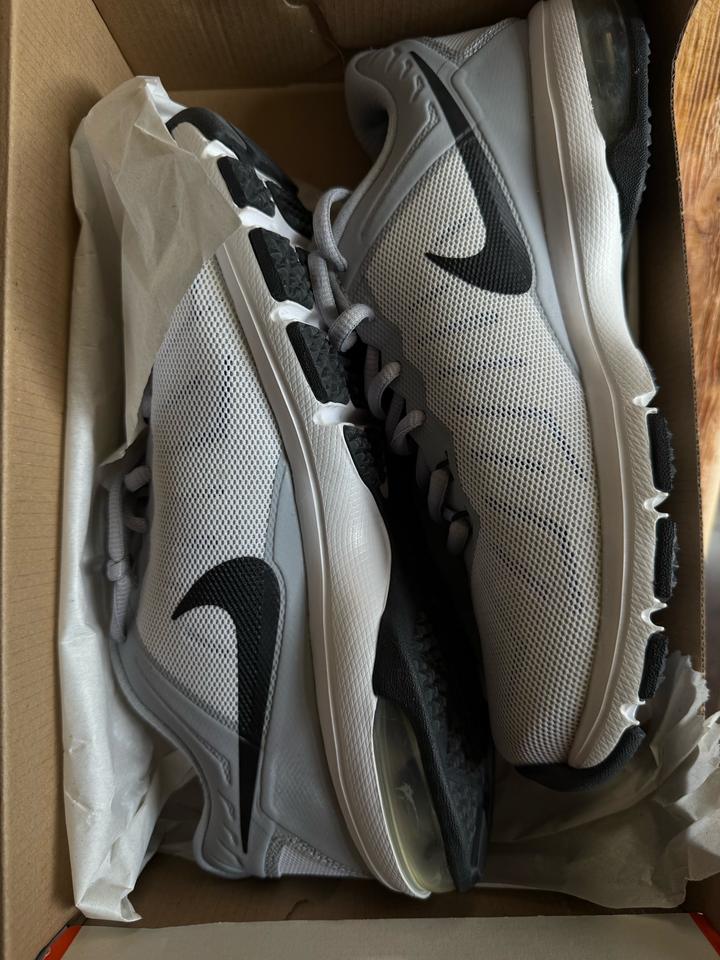 Кроссовки NIKE