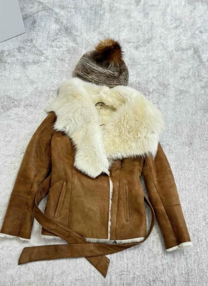 Женская дубленка рыжая