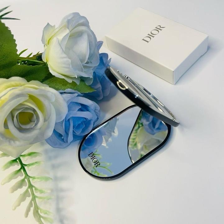 Зеркальце-Держатель на телефон Dior