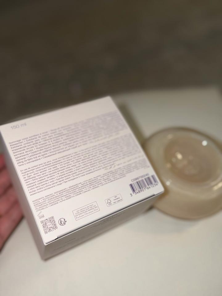 ✨ J’adore Les Adorables Shimmering Scrub Dior
