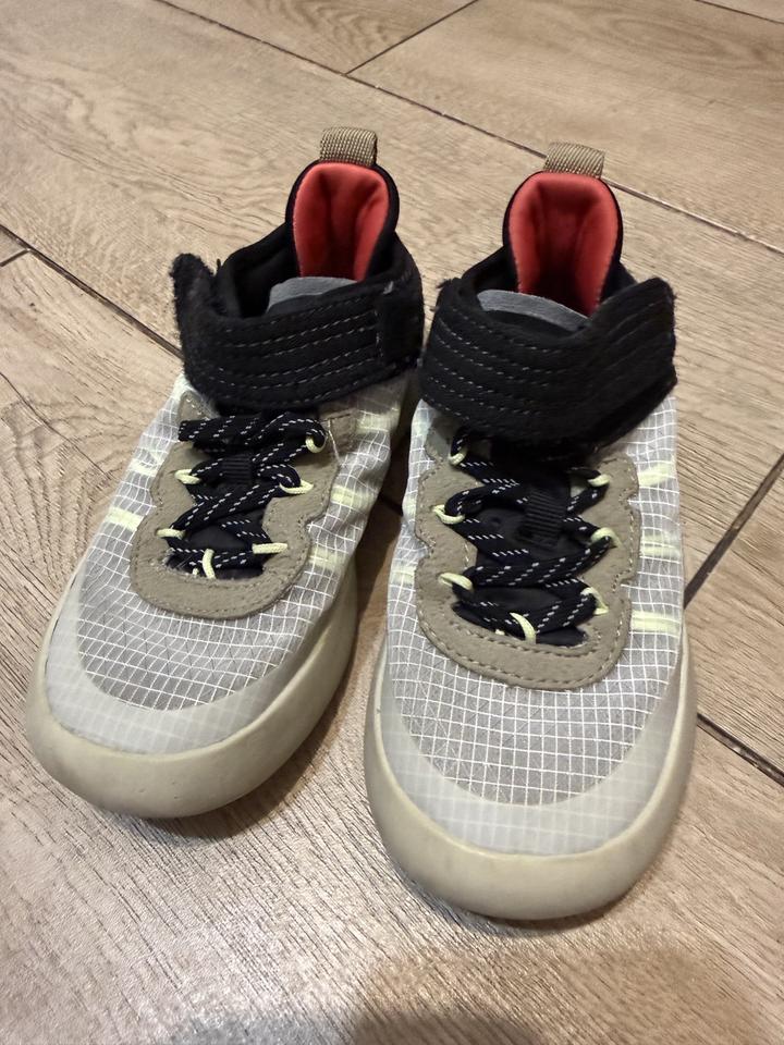 Кроссовки Zara