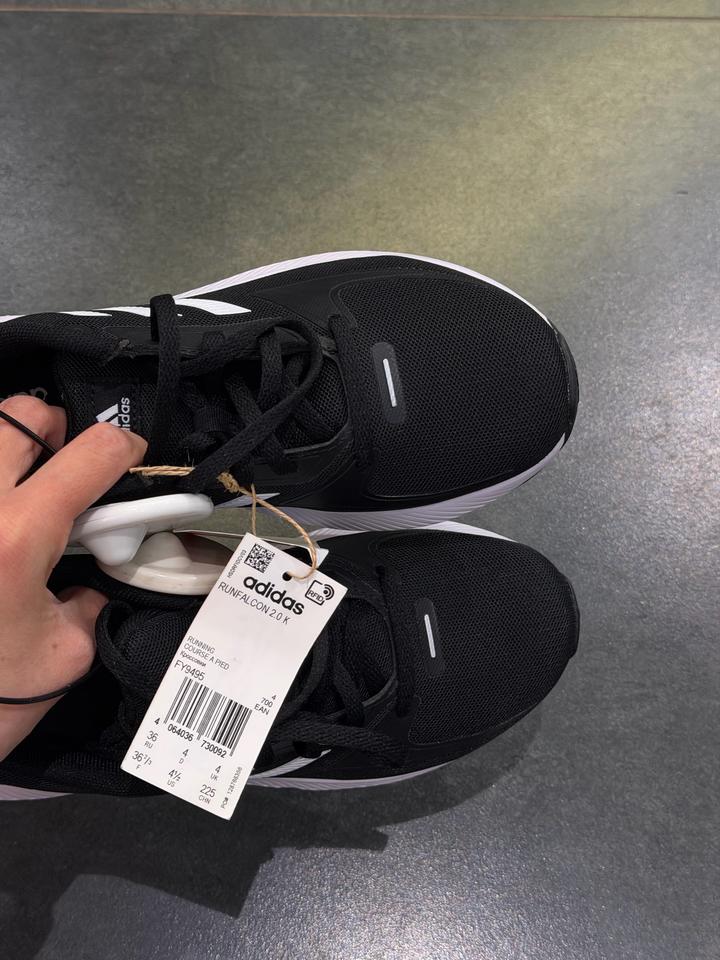 Кроссовки adidas